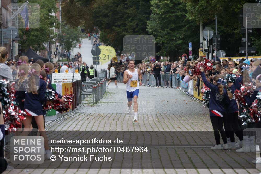 13.09.2026 - Kiel Lauf Yannick Fuchs http://msf.ph/oto/10467964 13.09.2026 10:17:46 Ziel 11389, 364 meine-sportfotos.de