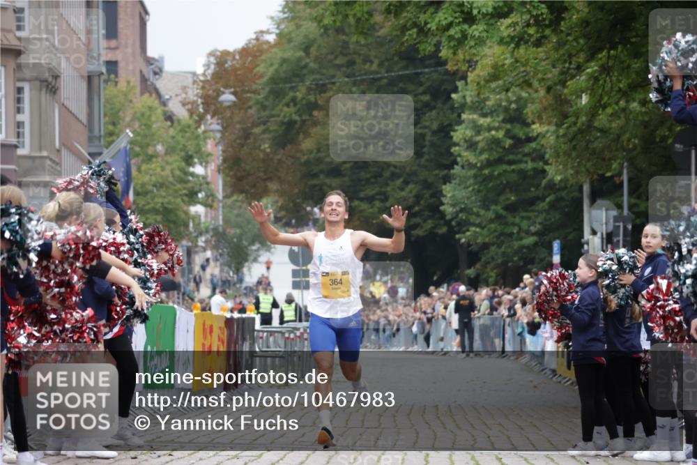 13.09.2026 - Kiel Lauf Yannick Fuchs http://msf.ph/oto/10467983 13.09.2026 10:17:49 Ziel 11389, 364 meine-sportfotos.de