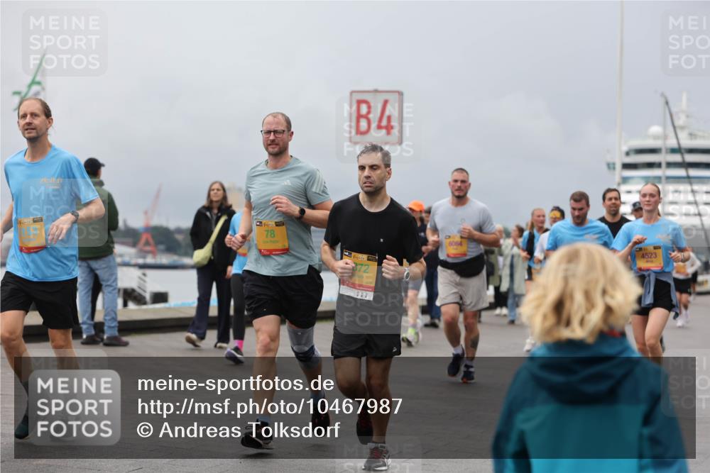 13.09.2026 - Kiel Lauf Andreas Tolksdorf http://msf.ph/oto/10467987 13.09.2026 12:08:24 Kiellinie 4, 39, 78, 872, 6064, 4523 meine-sportfotos.de