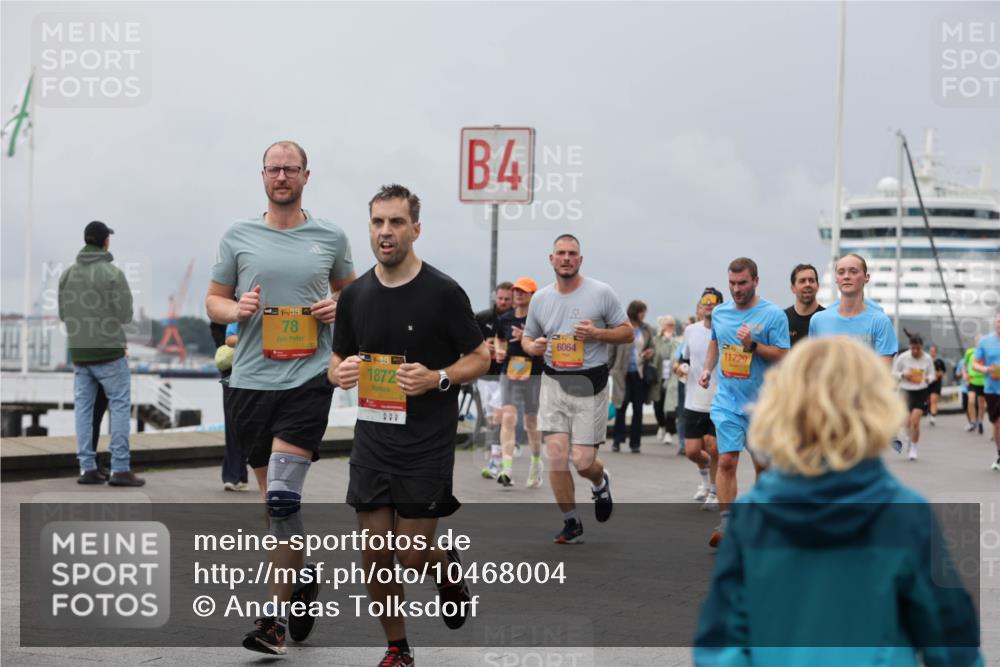 13.09.2026 - Kiel Lauf Andreas Tolksdorf http://msf.ph/oto/10468004 13.09.2026 12:08:24 Kiellinie 4, 38, 78, 38, 1872, 6064, 11729, 999 meine-sportfotos.de