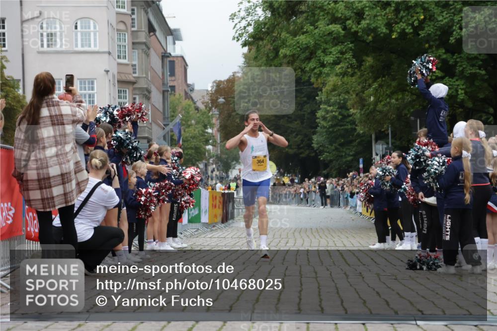 13.09.2026 - Kiel Lauf Yannick Fuchs http://msf.ph/oto/10468025 13.09.2026 10:17:51 Ziel 11389, 364, 364 meine-sportfotos.de