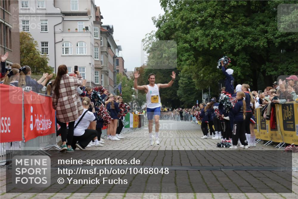 13.09.2026 - Kiel Lauf Yannick Fuchs http://msf.ph/oto/10468048 13.09.2026 10:17:51 Ziel 11389, 364, 364 meine-sportfotos.de