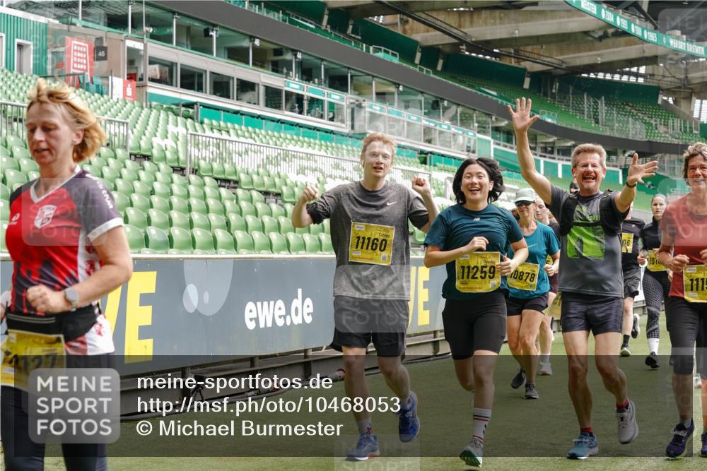 13.09.2026 - 21. swb-Marathon Bremen Michael Burmester http://msf.ph/oto/10468053 13.09.2026 10:36:00 Laufen im Stadion 10093, 10144, 10147, 10152, 10153, 10154, 10157, 10160, 10173, 10175, 10181, 10182, 10185, 10187, 10195, 10198, 10245, 10251, 10257, 10263, 10272, 10275, 10278, 10291, 10296, 10306, 10309, 10338, 10357, 10367, 10368, 10369, 10377, 10382, 10390, 10403, 10409, 10411, 10420, 10427, 10429, 10439, 10473, 10477, 10481, 10485, 10492, 10528, 10531, 10559, 10560, 10569, 10607, 10617, 10633, 10636, 10639, 10671, 10672, 10677, 10715, 10928, 11803, 11965, 10146, 10222 meine-sportfotos.de