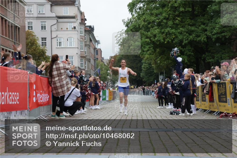 13.09.2026 - Kiel Lauf Yannick Fuchs http://msf.ph/oto/10468062 13.09.2026 10:17:52 Ziel 11389, 364, 364 meine-sportfotos.de