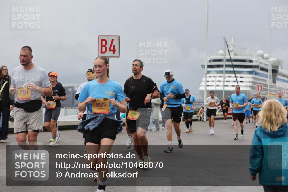 13.09.2026 - Kiel Lauf Andreas Tolksdorf http://msf.ph/oto/10468070 13.09.2026 12:08:26 Kiellinie 6064, 4, 39, 4523, 4458, 3 meine-sportfotos.de