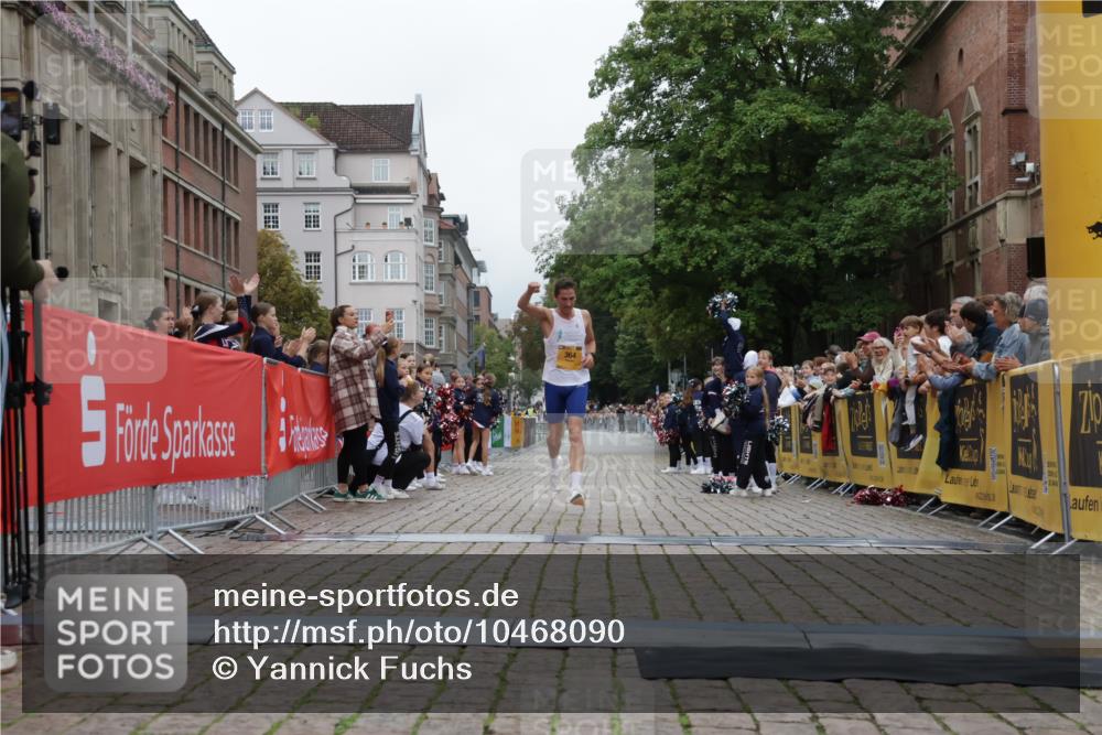 13.09.2026 - Kiel Lauf Yannick Fuchs http://msf.ph/oto/10468090 13.09.2026 10:17:53 Ziel 11389, 364, 364 meine-sportfotos.de