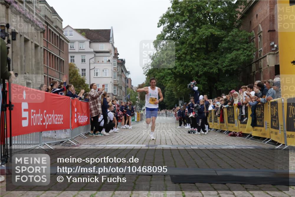 13.09.2026 - Kiel Lauf Yannick Fuchs http://msf.ph/oto/10468095 13.09.2026 10:17:53 Ziel 11389, 364, 364 meine-sportfotos.de