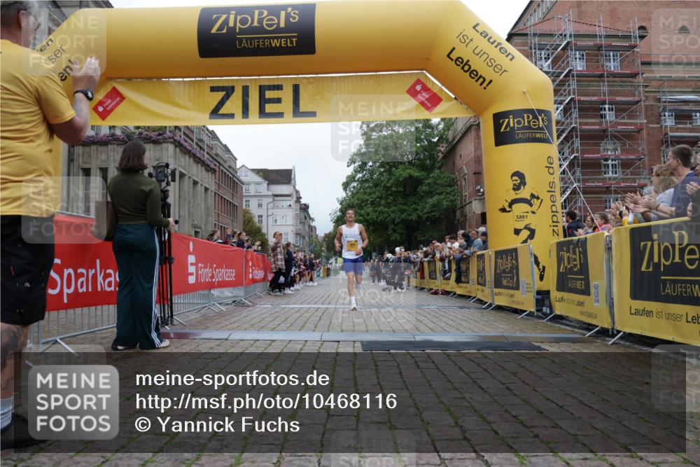 13.09.2026 - Kiel Lauf Yannick Fuchs http://msf.ph/oto/10468116 13.09.2026 10:17:54 Ziel 11389, 364, 364 meine-sportfotos.de