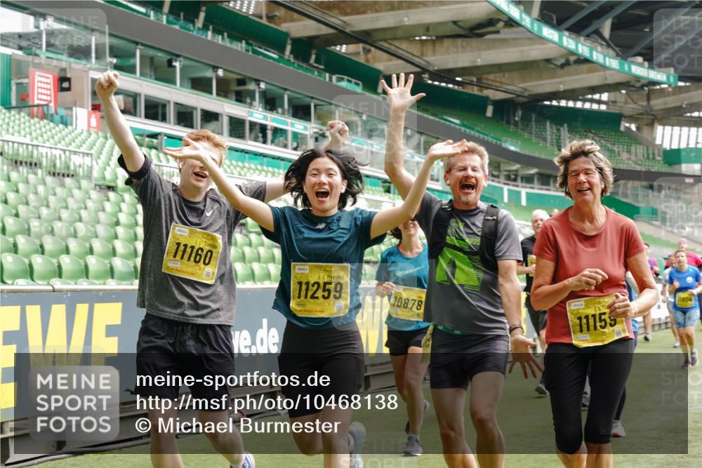 13.09.2026 - 21. swb-Marathon Bremen Michael Burmester http://msf.ph/oto/10468138 13.09.2026 10:36:01 Laufen im Stadion 10093, 10144, 10147, 10152, 10153, 10154, 10157, 10160, 10173, 10175, 10181, 10182, 10185, 10187, 10195, 10198, 10245, 10251, 10257, 10263, 10272, 10275, 10278, 10291, 10296, 10306, 10309, 10338, 10357, 10367, 10368, 10369, 10377, 10382, 10390, 10403, 10409, 10411, 10420, 10427, 10429, 10439, 10473, 10477, 10481, 10485, 10492, 10528, 10531, 10559, 10560, 10569, 10607, 10617, 10633, 10636, 10639, 10671, 10672, 10677, 10715, 10928, 11965, 10146, 10222 meine-sportfotos.de