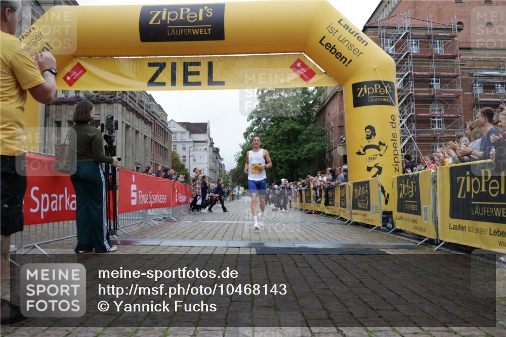 13.09.2026 - Kiel Lauf Yannick Fuchs http://msf.ph/oto/10468143 13.09.2026 10:17:55 Ziel 11389, 364 meine-sportfotos.de