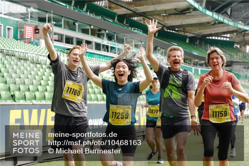 13.09.2026 - 21. swb-Marathon Bremen Michael Burmester http://msf.ph/oto/10468163 13.09.2026 10:36:01 Laufen im Stadion 10093, 10144, 10147, 10152, 10153, 10154, 10157, 10160, 10173, 10175, 10181, 10182, 10185, 10187, 10195, 10198, 10245, 10251, 10257, 10263, 10272, 10275, 10278, 10291, 10296, 10306, 10309, 10338, 10357, 10367, 10368, 10369, 10377, 10382, 10390, 10403, 10409, 10411, 10420, 10427, 10429, 10439, 10473, 10477, 10481, 10485, 10492, 10528, 10531, 10559, 10560, 10569, 10607, 10617, 10633, 10636, 10639, 10671, 10672, 10677, 10715, 10928, 11965, 10146, 10222 meine-sportfotos.de