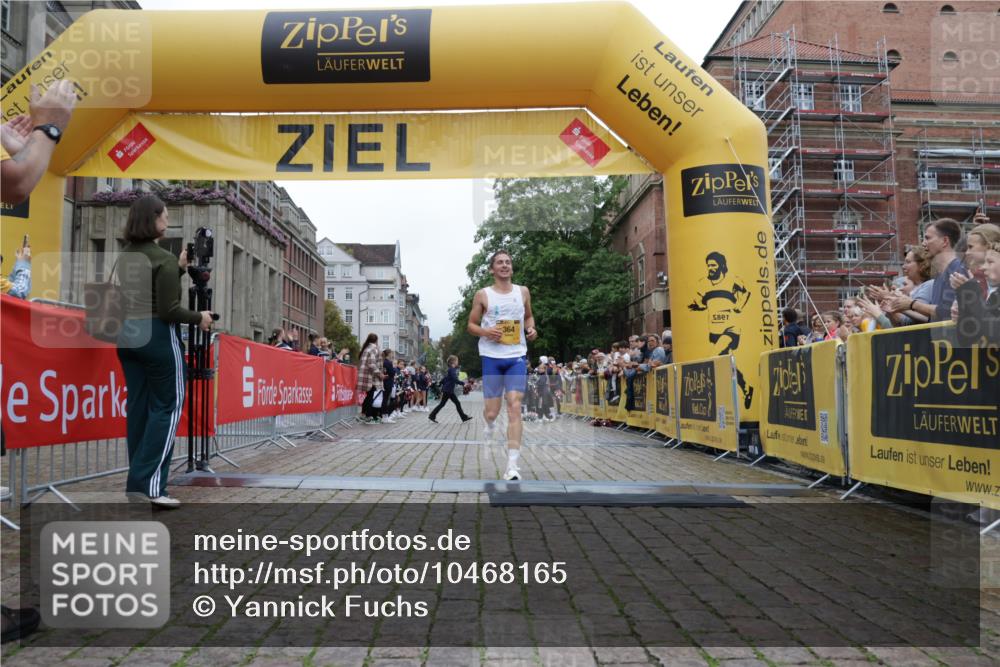 13.09.2026 - Kiel Lauf Yannick Fuchs http://msf.ph/oto/10468165 13.09.2026 10:17:55 Ziel 11389, 364 meine-sportfotos.de