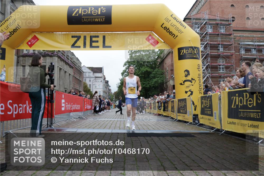 13.09.2026 - Kiel Lauf Yannick Fuchs http://msf.ph/oto/10468170 13.09.2026 10:17:55 Ziel 11389, 364 meine-sportfotos.de