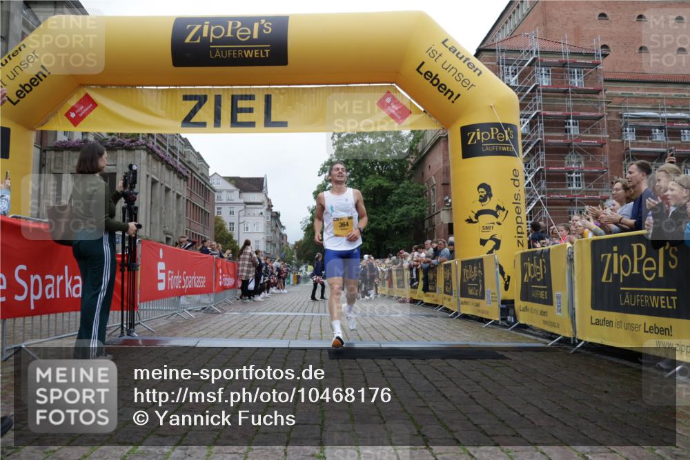 13.09.2026 - Kiel Lauf Yannick Fuchs http://msf.ph/oto/10468176 13.09.2026 10:17:55 Ziel 11389, 364 meine-sportfotos.de