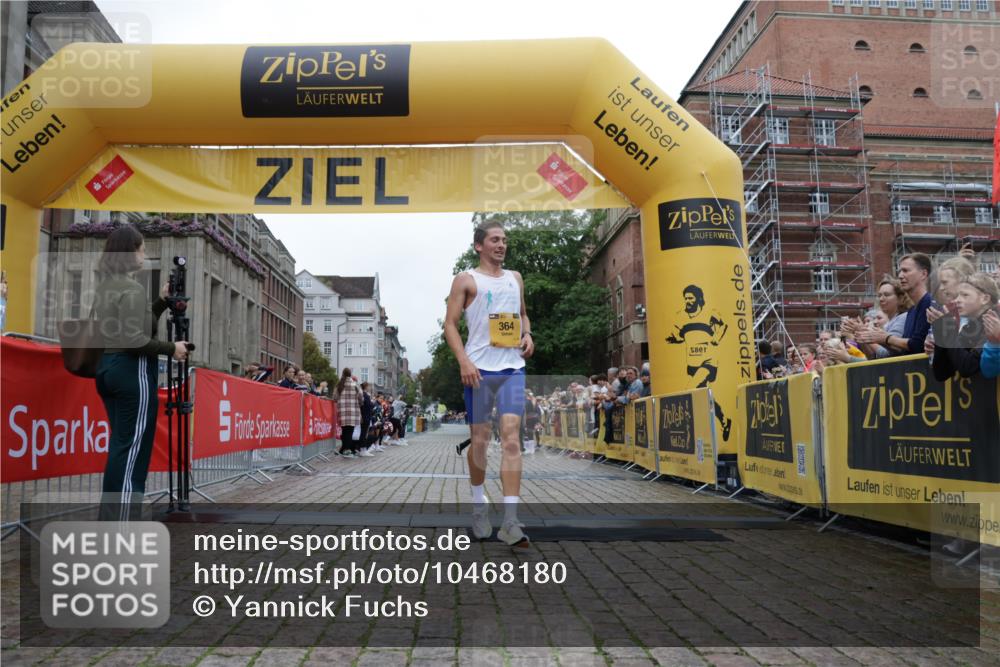 13.09.2026 - Kiel Lauf Yannick Fuchs http://msf.ph/oto/10468180 13.09.2026 10:17:56 Ziel 11389, 364 meine-sportfotos.de
