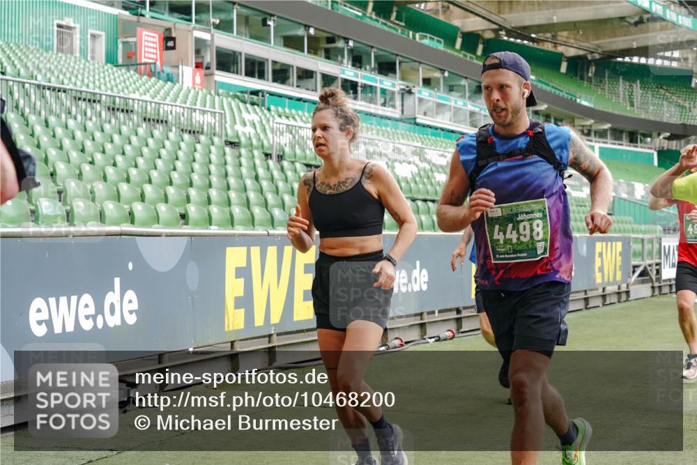 13.09.2026 - 21. swb-Marathon Bremen Michael Burmester http://msf.ph/oto/10468200 13.09.2026 12:57:34 Laufen im Stadion 141, 334, 431, 511, 672, 769, 776, 789, 790, 857, 876, 909, 926, 948, 1010, 1119, 1130, 1191, 1199, 1254, 1281, 1535, 1601, 1642, 1647, 1752, 1809, 1881, 1900, 1933, 1972, 2001, 2040, 2046, 2051, 2075, 2324, 2371, 2397, 2402, 2423, 2473, 2493, 2535, 2634, 2640, 2671, 2761, 2812, 2903, 2904, 2948, 3051, 3078, 3119, 3138, 3148, 3182, 3186, 3202, 3290, 3319, 3338, 3348, 3450, 3458, 3514, 3534, 3560, 3634, 3655, 3685, 3690, 3695, 3760, 3813, 3866, 3933, 3939, 4101, 4316, 4319 meine-sportfotos.de