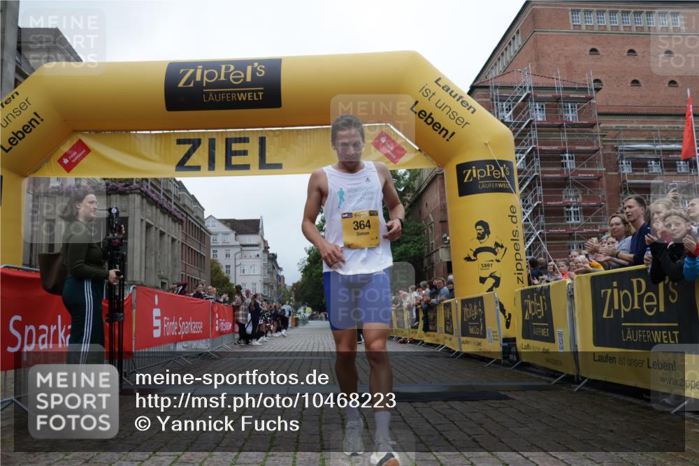 13.09.2026 - Kiel Lauf Yannick Fuchs http://msf.ph/oto/10468223 13.09.2026 10:17:57 Ziel 11389, 364 meine-sportfotos.de