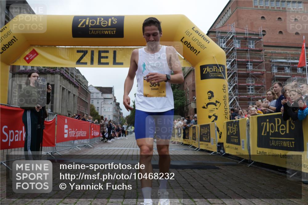 13.09.2026 - Kiel Lauf Yannick Fuchs http://msf.ph/oto/10468232 13.09.2026 10:17:57 Ziel 11389, 364 meine-sportfotos.de