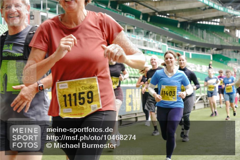 13.09.2026 - 21. swb-Marathon Bremen Michael Burmester http://msf.ph/oto/10468274 13.09.2026 10:36:02 Laufen im Stadion 10093, 10144, 10147, 10152, 10153, 10154, 10157, 10160, 10173, 10175, 10181, 10182, 10185, 10187, 10195, 10198, 10245, 10251, 10257, 10263, 10272, 10275, 10278, 10291, 10296, 10306, 10309, 10338, 10357, 10367, 10368, 10369, 10377, 10382, 10390, 10403, 10409, 10411, 10420, 10427, 10429, 10439, 10473, 10477, 10481, 10485, 10492, 10497, 10528, 10531, 10559, 10560, 10569, 10607, 10617, 10633, 10636, 10671, 10672, 10677, 10715, 10928, 11965, 10146 meine-sportfotos.de