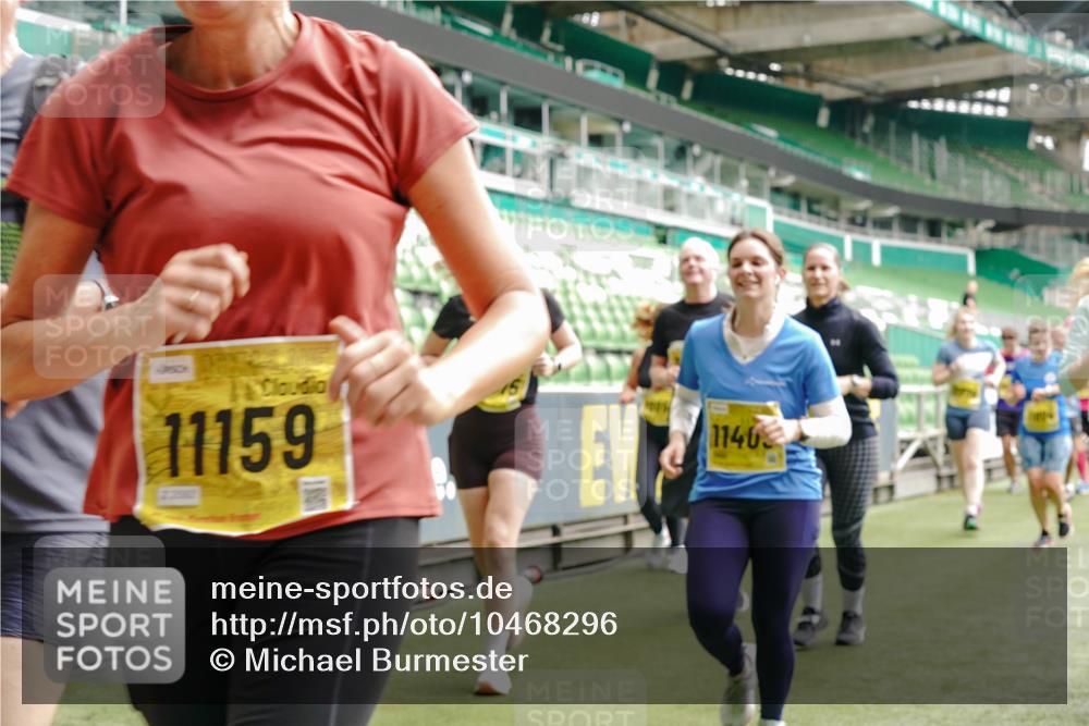 13.09.2026 - 21. swb-Marathon Bremen Michael Burmester http://msf.ph/oto/10468296 13.09.2026 10:36:02 Laufen im Stadion 10093, 10144, 10147, 10152, 10153, 10154, 10157, 10160, 10173, 10175, 10181, 10182, 10185, 10187, 10195, 10198, 10245, 10251, 10257, 10263, 10272, 10275, 10278, 10291, 10296, 10306, 10309, 10338, 10357, 10367, 10368, 10369, 10377, 10382, 10390, 10403, 10409, 10411, 10420, 10427, 10429, 10439, 10473, 10477, 10481, 10485, 10492, 10497, 10528, 10531, 10559, 10560, 10569, 10607, 10617, 10633, 10636, 10671, 10672, 10677, 10715, 10928, 11965, 10146 meine-sportfotos.de