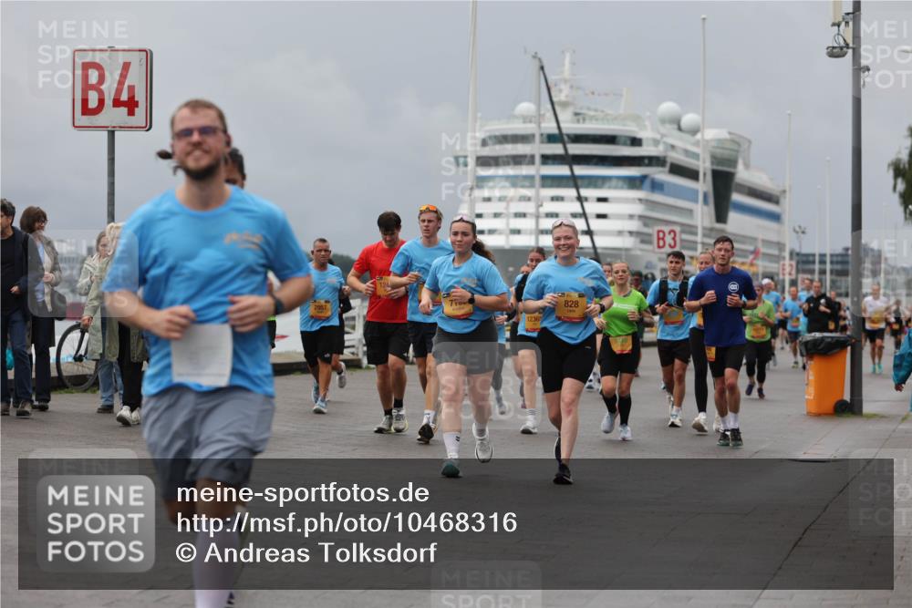 13.09.2026 - Kiel Lauf Andreas Tolksdorf http://msf.ph/oto/10468316 13.09.2026 12:08:34 Kiellinie 4, 2957, 124, 12369, 828, 3 meine-sportfotos.de