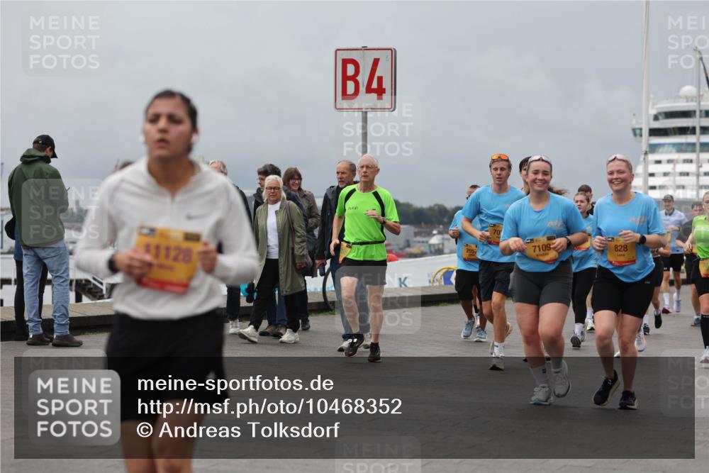 13.09.2026 - Kiel Lauf Andreas Tolksdorf http://msf.ph/oto/10468352 13.09.2026 12:08:36 Kiellinie 11128, 4, 2957, 70, 39, 7109, 828 meine-sportfotos.de