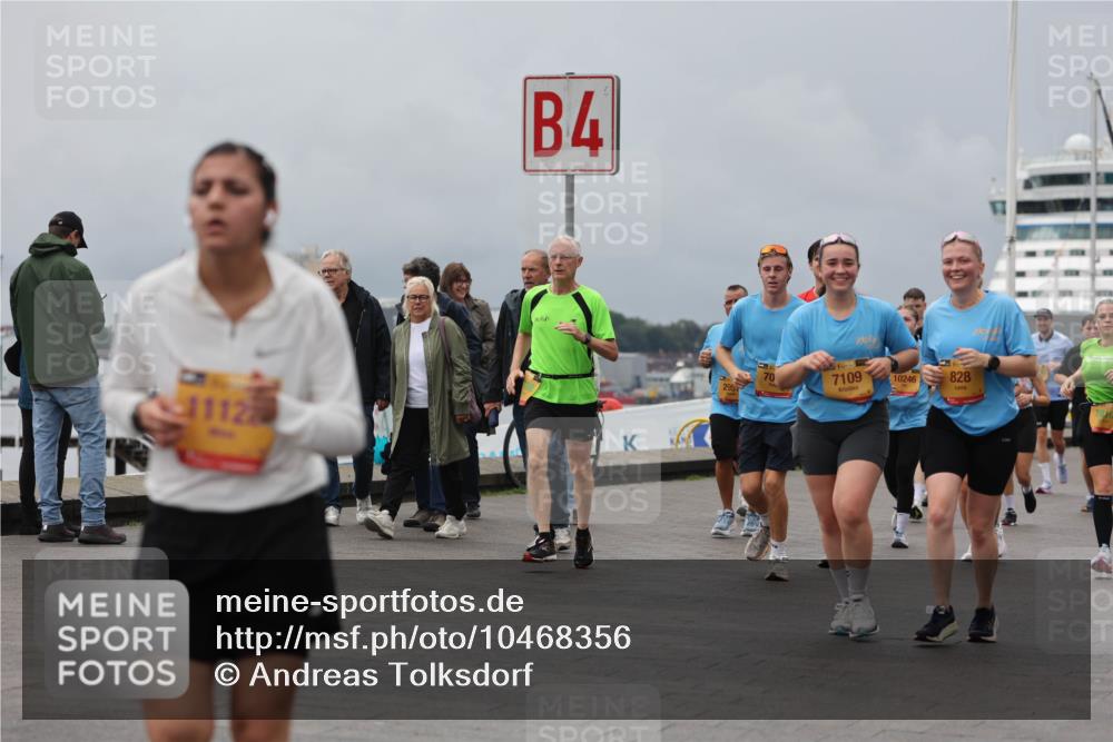 13.09.2026 - Kiel Lauf Andreas Tolksdorf http://msf.ph/oto/10468356 13.09.2026 12:08:36 Kiellinie 1112, 4, 2957, 51, 35, 7109, 10246, 828 meine-sportfotos.de