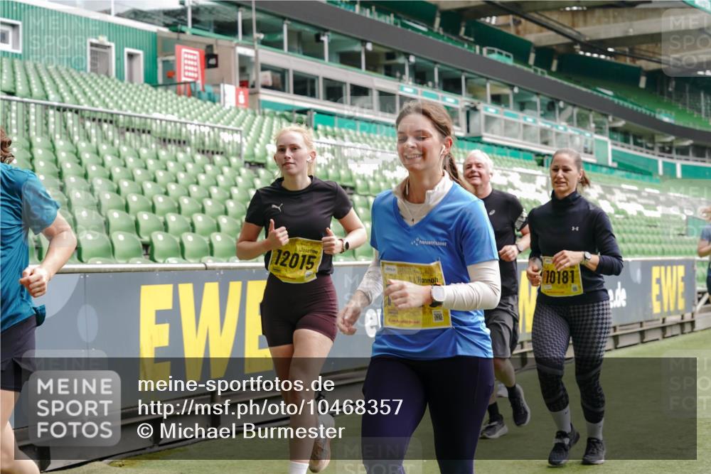 13.09.2026 - 21. swb-Marathon Bremen Michael Burmester http://msf.ph/oto/10468357 13.09.2026 10:36:03 Laufen im Stadion 10093, 10144, 10147, 10152, 10153, 10154, 10157, 10160, 10173, 10175, 10181, 10182, 10185, 10187, 10195, 10198, 10245, 10251, 10257, 10263, 10272, 10275, 10278, 10291, 10296, 10306, 10309, 10338, 10357, 10367, 10368, 10369, 10377, 10382, 10390, 10403, 10409, 10411, 10420, 10427, 10429, 10439, 10473, 10477, 10481, 10485, 10492, 10497, 10528, 10531, 10559, 10560, 10569, 10607, 10613, 10617, 10633, 10636, 10647, 10648, 10671, 10672, 10677, 10715, 10928 meine-sportfotos.de