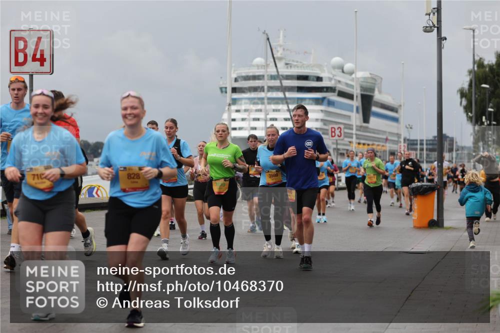 13.09.2026 - Kiel Lauf Andreas Tolksdorf http://msf.ph/oto/10468370 13.09.2026 12:08:37 Kiellinie 4, 71, 828, 7810, 3599, 3, 66, 10311 meine-sportfotos.de