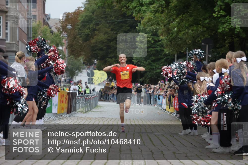 13.09.2026 - Kiel Lauf Yannick Fuchs http://msf.ph/oto/10468410 13.09.2026 10:18:56 Ziel 2539, 6604 meine-sportfotos.de