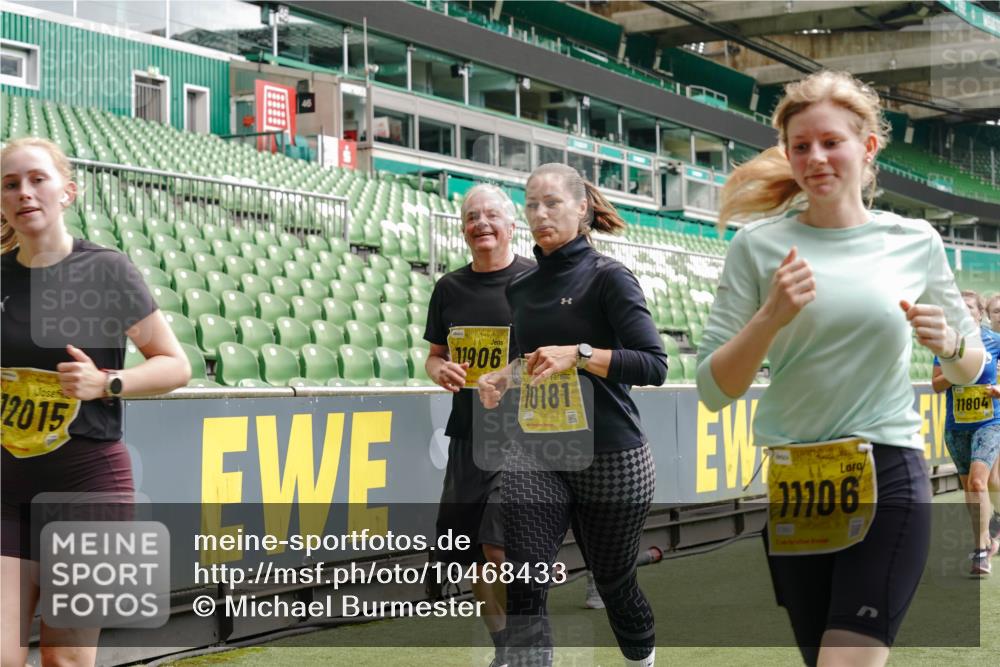 13.09.2026 - 21. swb-Marathon Bremen Michael Burmester http://msf.ph/oto/10468433 13.09.2026 10:36:04 Laufen im Stadion 10092, 10093, 10144, 10152, 10153, 10154, 10157, 10160, 10173, 10175, 10181, 10182, 10185, 10187, 10195, 10198, 10237, 10245, 10251, 10257, 10263, 10272, 10275, 10278, 10291, 10296, 10306, 10309, 10338, 10357, 10367, 10368, 10369, 10377, 10382, 10390, 10403, 10409, 10411, 10420, 10427, 10429, 10439, 10473, 10477, 10481, 10485, 10492, 10497, 10528, 10531, 10559, 10560, 10569, 10607, 10613, 10617, 10633, 10636, 10647, 10648, 10671, 10672, 10677, 10715, 10928 meine-sportfotos.de