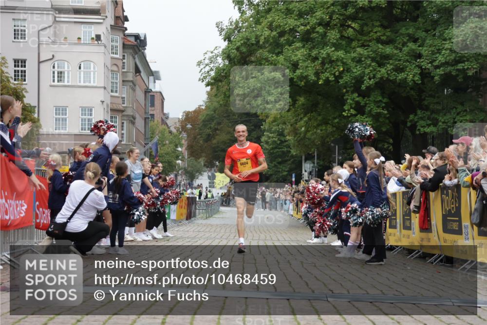 13.09.2026 - Kiel Lauf Yannick Fuchs http://msf.ph/oto/10468459 13.09.2026 10:18:58 Ziel 2539, 6604, 6604 meine-sportfotos.de