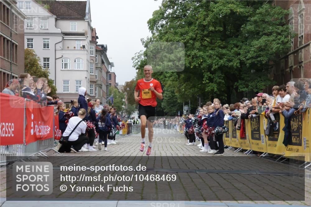 13.09.2026 - Kiel Lauf Yannick Fuchs http://msf.ph/oto/10468469 13.09.2026 10:18:59 Ziel 2539, 6604, 6604 meine-sportfotos.de