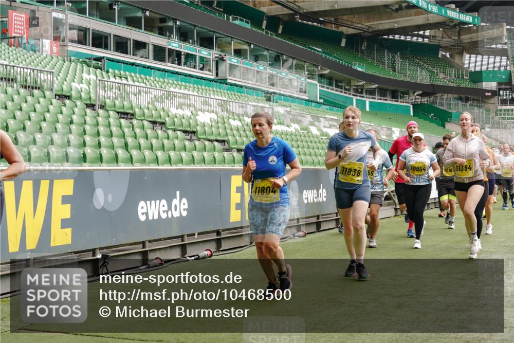 13.09.2026 - 21. swb-Marathon Bremen Michael Burmester http://msf.ph/oto/10468500 13.09.2026 10:36:05 Laufen im Stadion 10092, 10093, 10144, 10152, 10153, 10154, 10157, 10160, 10173, 10175, 10181, 10182, 10185, 10187, 10195, 10198, 10237, 10245, 10251, 10257, 10263, 10272, 10275, 10278, 10291, 10296, 10306, 10309, 10338, 10357, 10369, 10377, 10382, 10390, 10403, 10409, 10411, 10420, 10427, 10429, 10439, 10473, 10477, 10481, 10485, 10492, 10497, 10528, 10531, 10559, 10560, 10569, 10607, 10613, 10617, 10633, 10636, 10647, 10648, 10671, 10672, 10677, 10715, 10928 meine-sportfotos.de