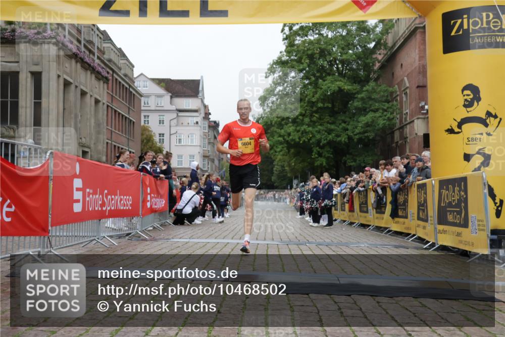 13.09.2026 - Kiel Lauf Yannick Fuchs http://msf.ph/oto/10468502 13.09.2026 10:19:00 Ziel 2539, 2539, 6604, 6604 meine-sportfotos.de