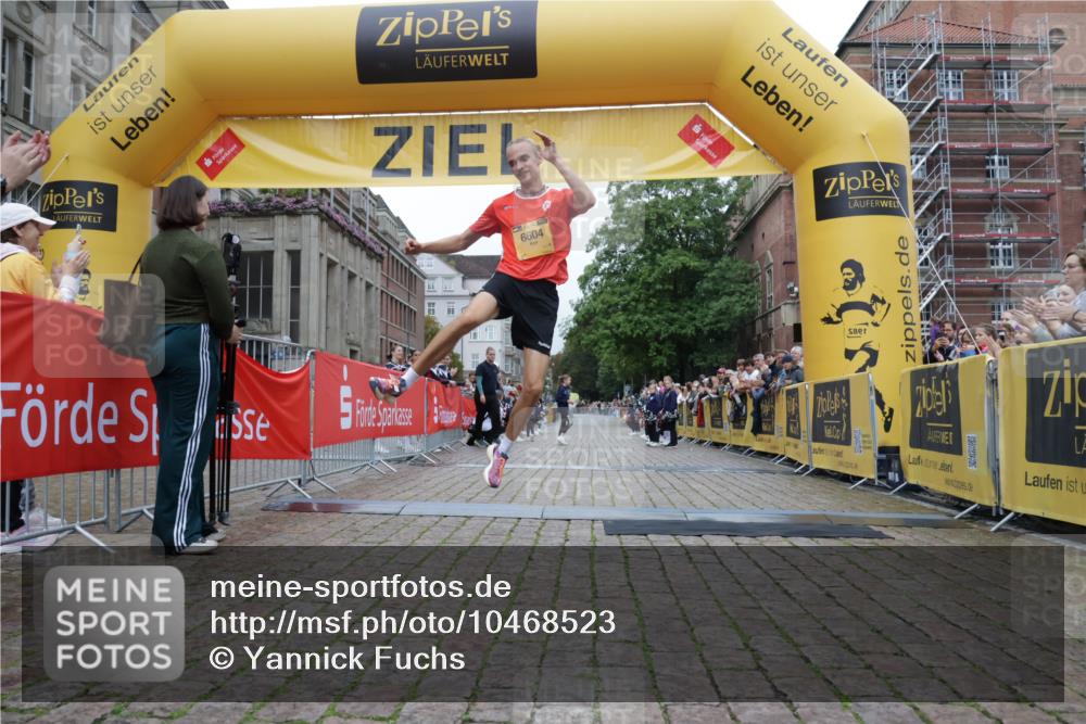 13.09.2026 - Kiel Lauf Yannick Fuchs http://msf.ph/oto/10468523 13.09.2026 10:19:01 Ziel 2539, 6604 meine-sportfotos.de