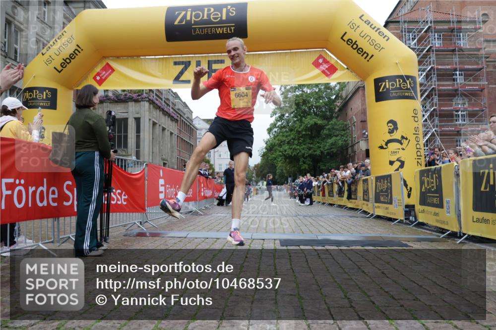 13.09.2026 - Kiel Lauf Yannick Fuchs http://msf.ph/oto/10468537 13.09.2026 10:19:01 Ziel 2539, 6604 meine-sportfotos.de