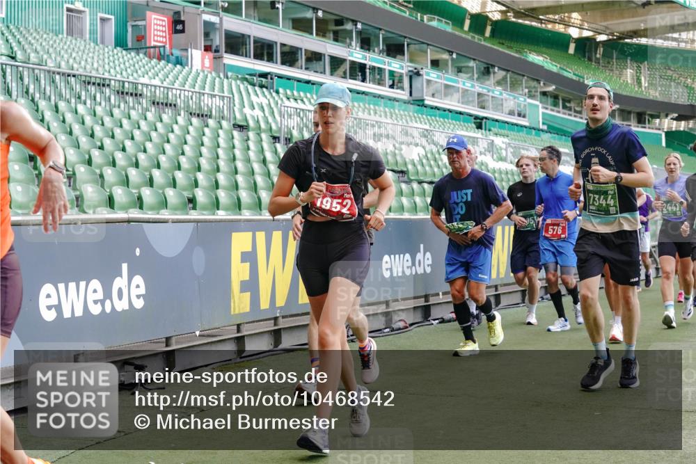 13.09.2026 - 21. swb-Marathon Bremen Michael Burmester http://msf.ph/oto/10468542 13.09.2026 13:13:50 Laufen im Stadion 118, 183, 270, 278, 349, 460, 514, 576, 600, 631, 695, 702, 768, 933, 950, 956, 1005, 1008, 1143, 1286, 1334, 1392, 1408, 1426, 1573, 1596, 1641, 1818, 1819, 1991, 2005, 2024, 2035, 2079, 2233, 2264, 2314, 2387, 2412, 2439, 2457, 2461, 2478, 2505, 2521, 2540, 2564, 2612, 2665, 2684, 2693, 2765, 2773, 2792, 2815, 2816, 2829, 2838, 2860, 2884, 2887, 2895, 2921, 2963, 2966, 2972, 2975, 2978, 3016, 3111, 3155, 3209, 3253, 3277, 3293, 3304, 3313, 3378, 3405, 3428, 3434, 3653, 3661 meine-sportfotos.de