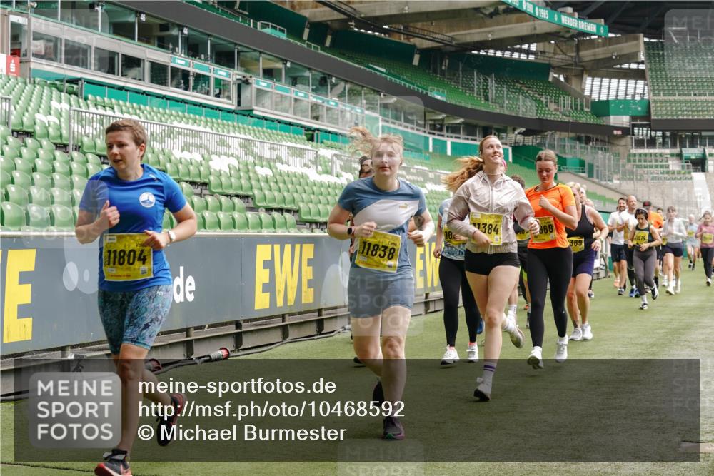13.09.2026 - 21. swb-Marathon Bremen Michael Burmester http://msf.ph/oto/10468592 13.09.2026 10:36:06 Laufen im Stadion 10092, 10093, 10144, 10152, 10153, 10154, 10157, 10160, 10173, 10175, 10181, 10182, 10185, 10187, 10195, 10198, 10237, 10245, 10251, 10257, 10263, 10272, 10275, 10278, 10291, 10296, 10306, 10309, 10338, 10357, 10369, 10377, 10382, 10390, 10403, 10409, 10411, 10420, 10427, 10429, 10439, 10473, 10477, 10481, 10485, 10492, 10497, 10528, 10531, 10559, 10560, 10569, 10607, 10613, 10617, 10633, 10636, 10647, 10648, 10671, 10672, 10677, 10715, 10928 meine-sportfotos.de