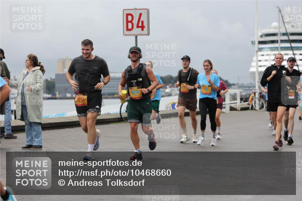 13.09.2026 - Kiel Lauf Andreas Tolksdorf http://msf.ph/oto/10468660 13.09.2026 12:08:49 Kiellinie 9441, 4, 794 meine-sportfotos.de