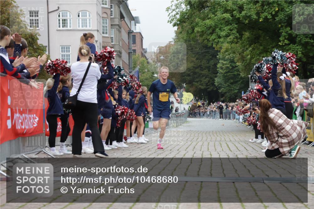 13.09.2026 - Kiel Lauf Yannick Fuchs http://msf.ph/oto/10468680 13.09.2026 10:19:49 Ziel 11615 meine-sportfotos.de