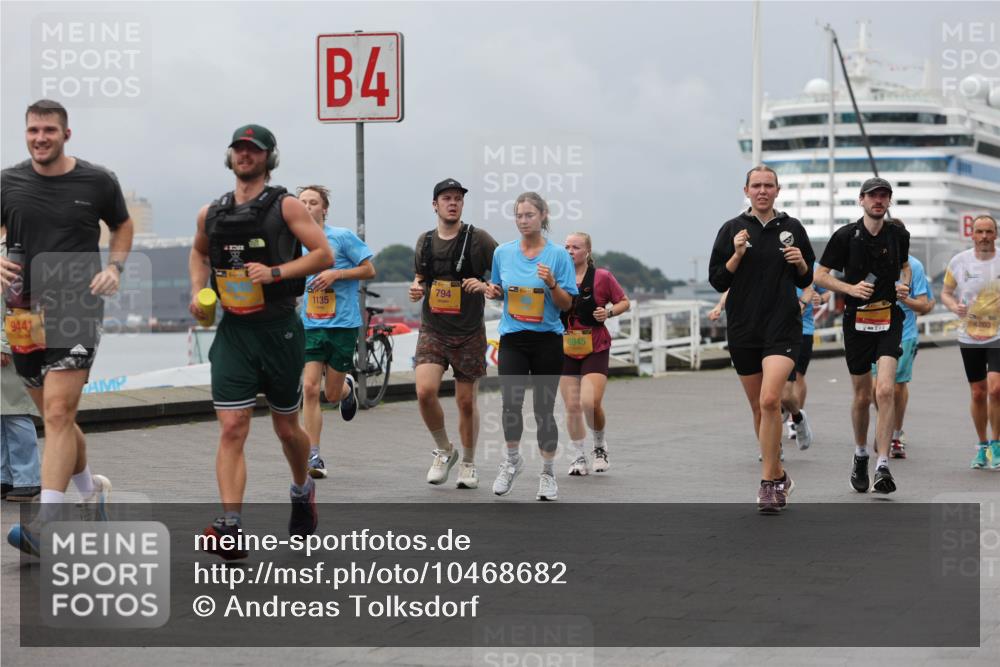 13.09.2026 - Kiel Lauf Andreas Tolksdorf http://msf.ph/oto/10468682 13.09.2026 12:08:49 Kiellinie 9441, 4, 1135, 39, 794, 8945, 4203 meine-sportfotos.de