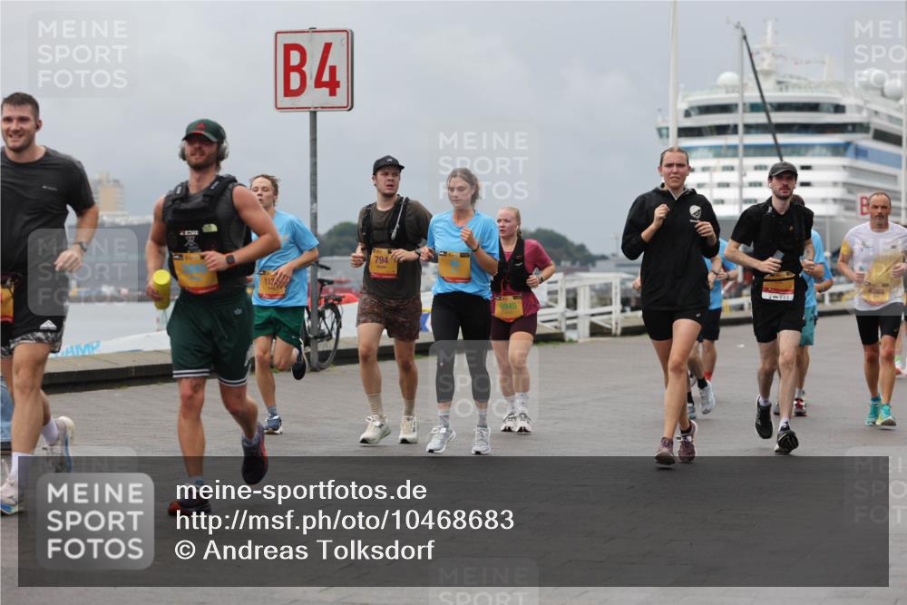 13.09.2026 - Kiel Lauf Andreas Tolksdorf http://msf.ph/oto/10468683 13.09.2026 12:08:49 Kiellinie 4, 794, 8945, 4203 meine-sportfotos.de