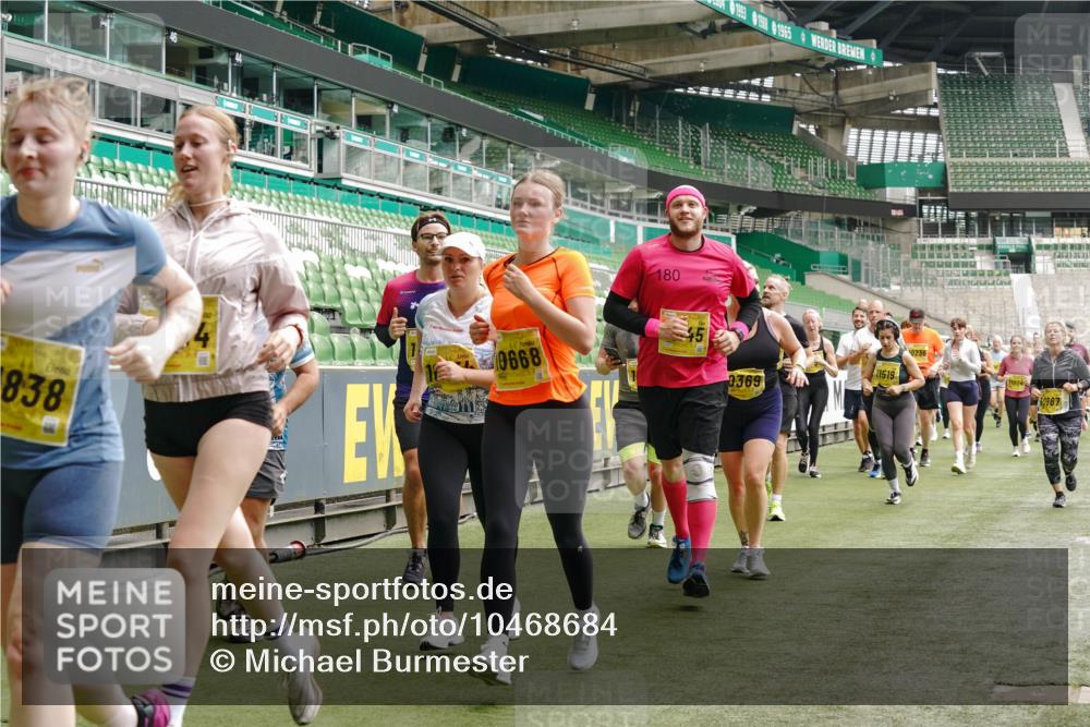 13.09.2026 - 21. swb-Marathon Bremen Michael Burmester http://msf.ph/oto/10468684 13.09.2026 10:36:08 Laufen im Stadion 10092, 10093, 10144, 10152, 10153, 10154, 10157, 10160, 10173, 10175, 10181, 10182, 10185, 10187, 10195, 10198, 10237, 10245, 10251, 10257, 10263, 10272, 10275, 10278, 10291, 10296, 10306, 10309, 10338, 10357, 10377, 10382, 10390, 10403, 10409, 10411, 10420, 10427, 10429, 10439, 10473, 10477, 10481, 10485, 10492, 10497, 10500, 10528, 10531, 10559, 10560, 10569, 10607, 10613, 10617, 10633, 10636, 10647, 10648, 10671, 10672, 10677, 10715, 10928 meine-sportfotos.de