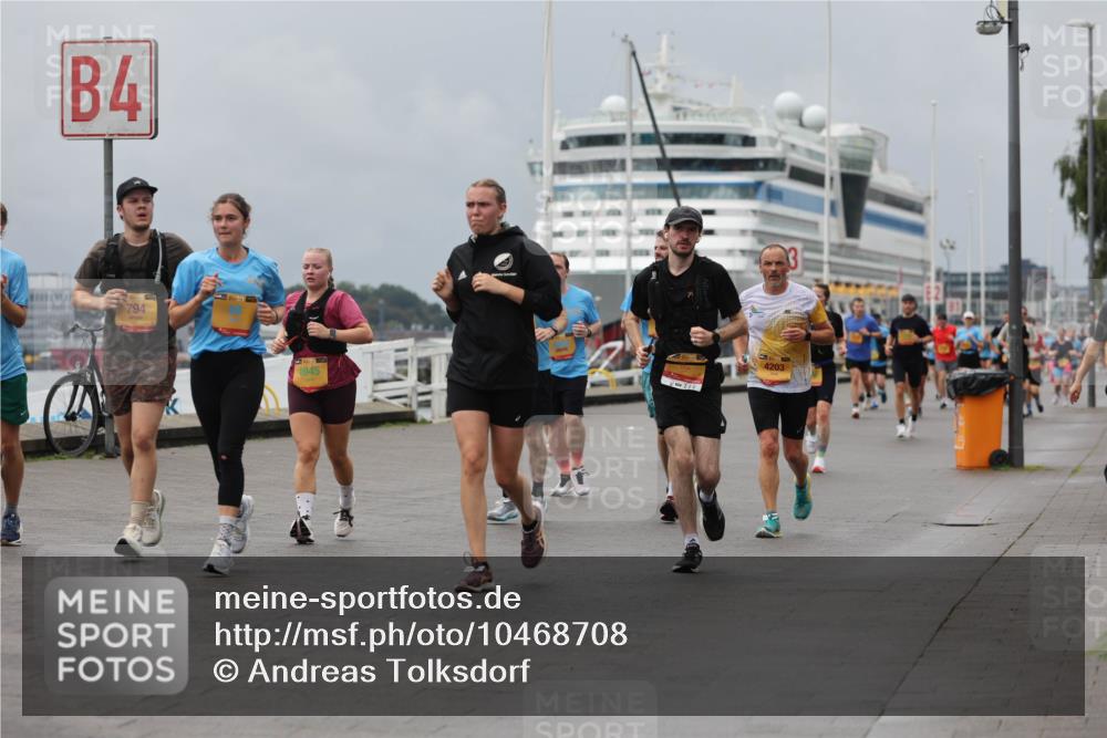 13.09.2026 - Kiel Lauf Andreas Tolksdorf http://msf.ph/oto/10468708 13.09.2026 12:08:50 Kiellinie 4, 794, 8945, 4203 meine-sportfotos.de
