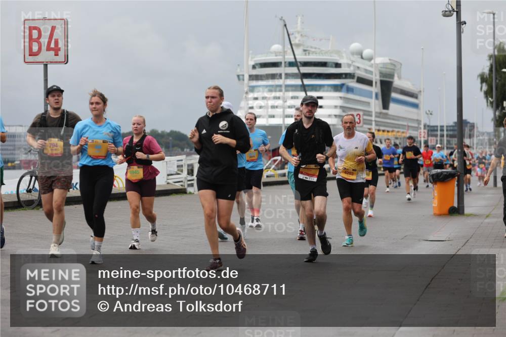 13.09.2026 - Kiel Lauf Andreas Tolksdorf http://msf.ph/oto/10468711 13.09.2026 12:08:50 Kiellinie 4, 794, 4203, 8945 meine-sportfotos.de