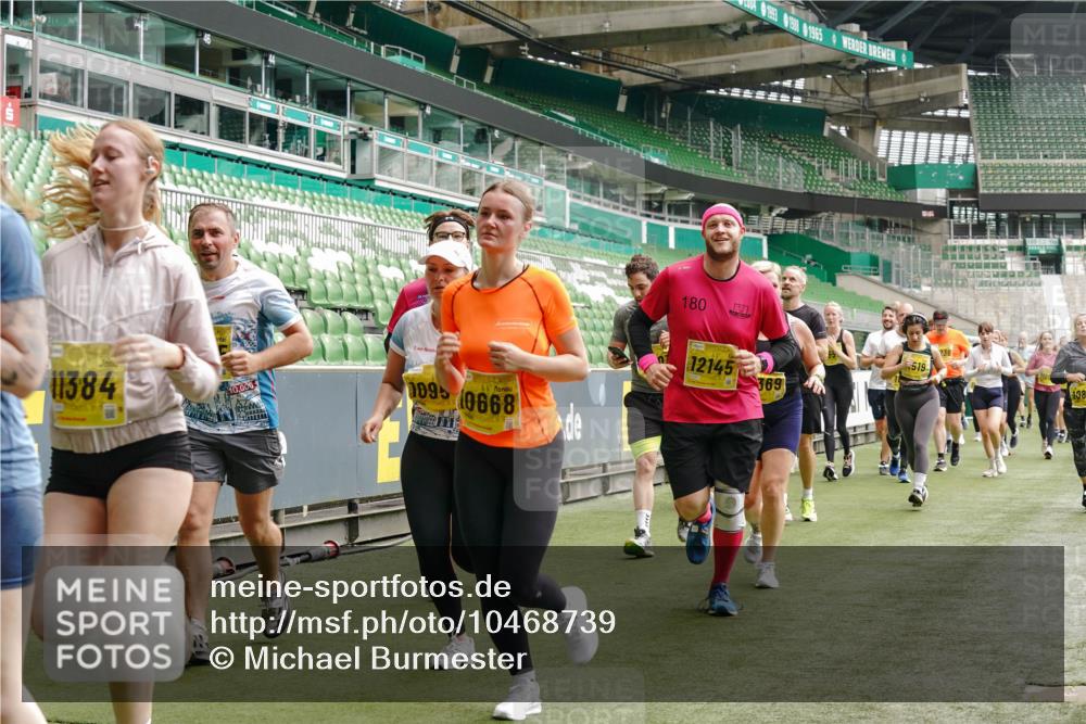 13.09.2026 - 21. swb-Marathon Bremen Michael Burmester http://msf.ph/oto/10468739 13.09.2026 10:36:08 Laufen im Stadion 10092, 10093, 10144, 10152, 10153, 10154, 10157, 10160, 10173, 10175, 10181, 10182, 10185, 10187, 10195, 10198, 10237, 10245, 10251, 10257, 10263, 10272, 10275, 10278, 10291, 10296, 10306, 10309, 10338, 10357, 10377, 10382, 10390, 10403, 10409, 10411, 10420, 10427, 10429, 10439, 10473, 10477, 10481, 10485, 10492, 10497, 10500, 10528, 10531, 10559, 10560, 10569, 10607, 10613, 10617, 10633, 10636, 10647, 10648, 10671, 10672, 10677, 10715, 10928 meine-sportfotos.de