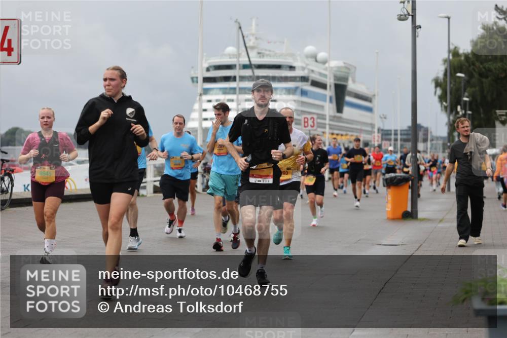 13.09.2026 - Kiel Lauf Andreas Tolksdorf http://msf.ph/oto/10468755 13.09.2026 12:08:51 Kiellinie 4, 8945, 1207, 203, 3 meine-sportfotos.de