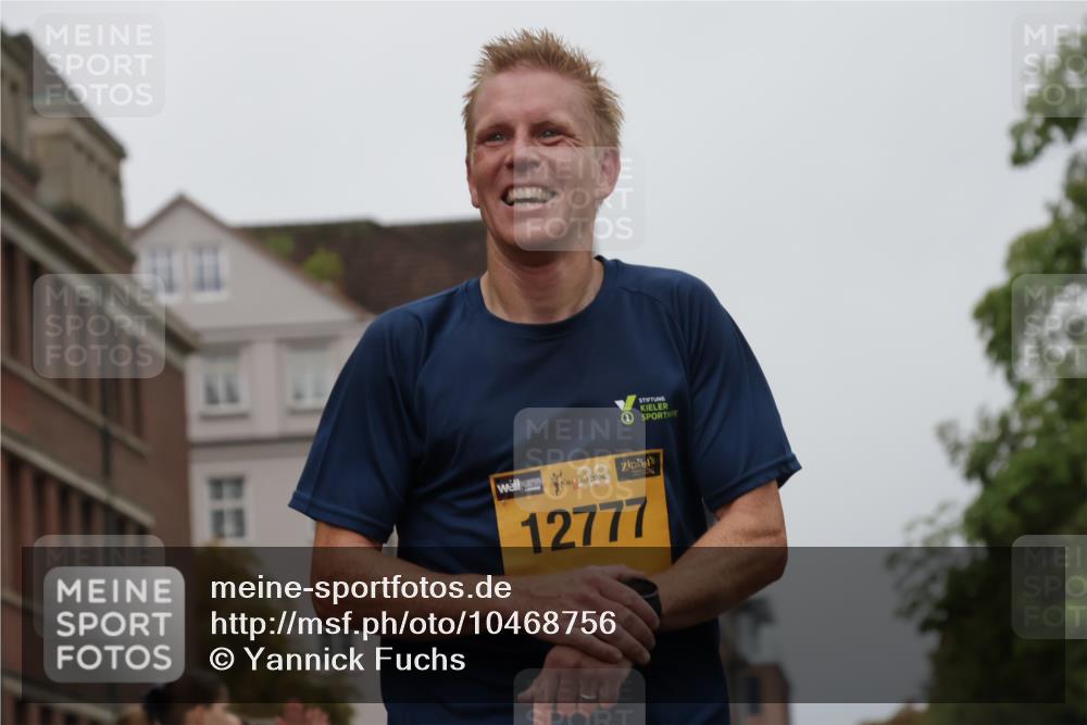 13.09.2026 - Kiel Lauf Yannick Fuchs http://msf.ph/oto/10468756 13.09.2026 10:19:53 Ziel 11615 meine-sportfotos.de