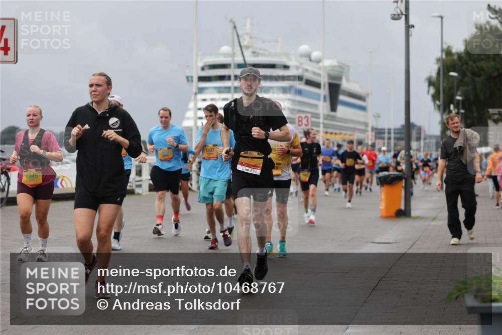 13.09.2026 - Kiel Lauf Andreas Tolksdorf http://msf.ph/oto/10468767 13.09.2026 12:08:51 Kiellinie 8945, 1207, 3 meine-sportfotos.de